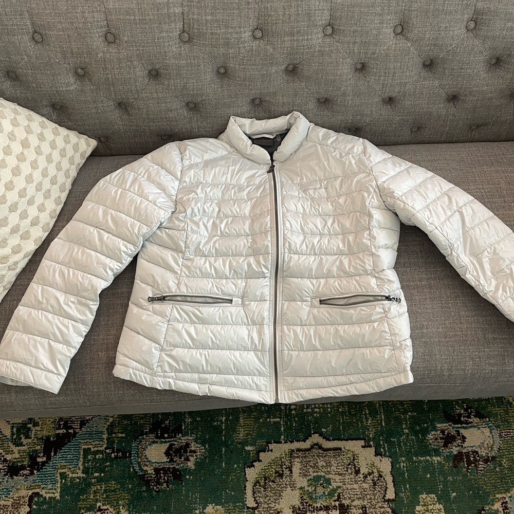 Porsche Racing Women’s Down Jacket Color White/Pearl